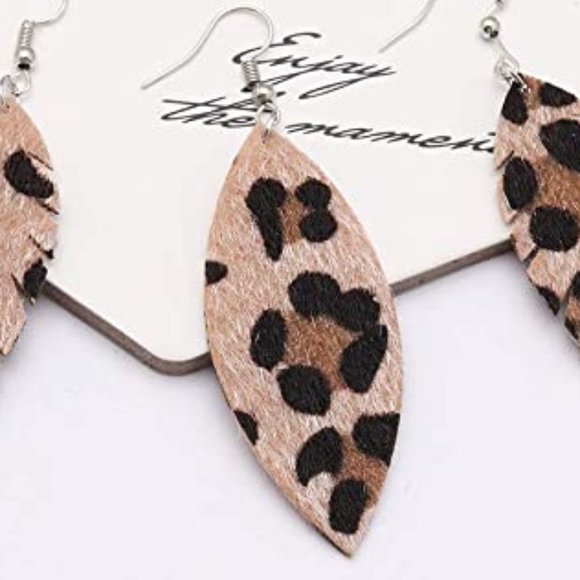 Handmade Vegan Leather Petal Dangle Set NWT - Picture 3 of 5